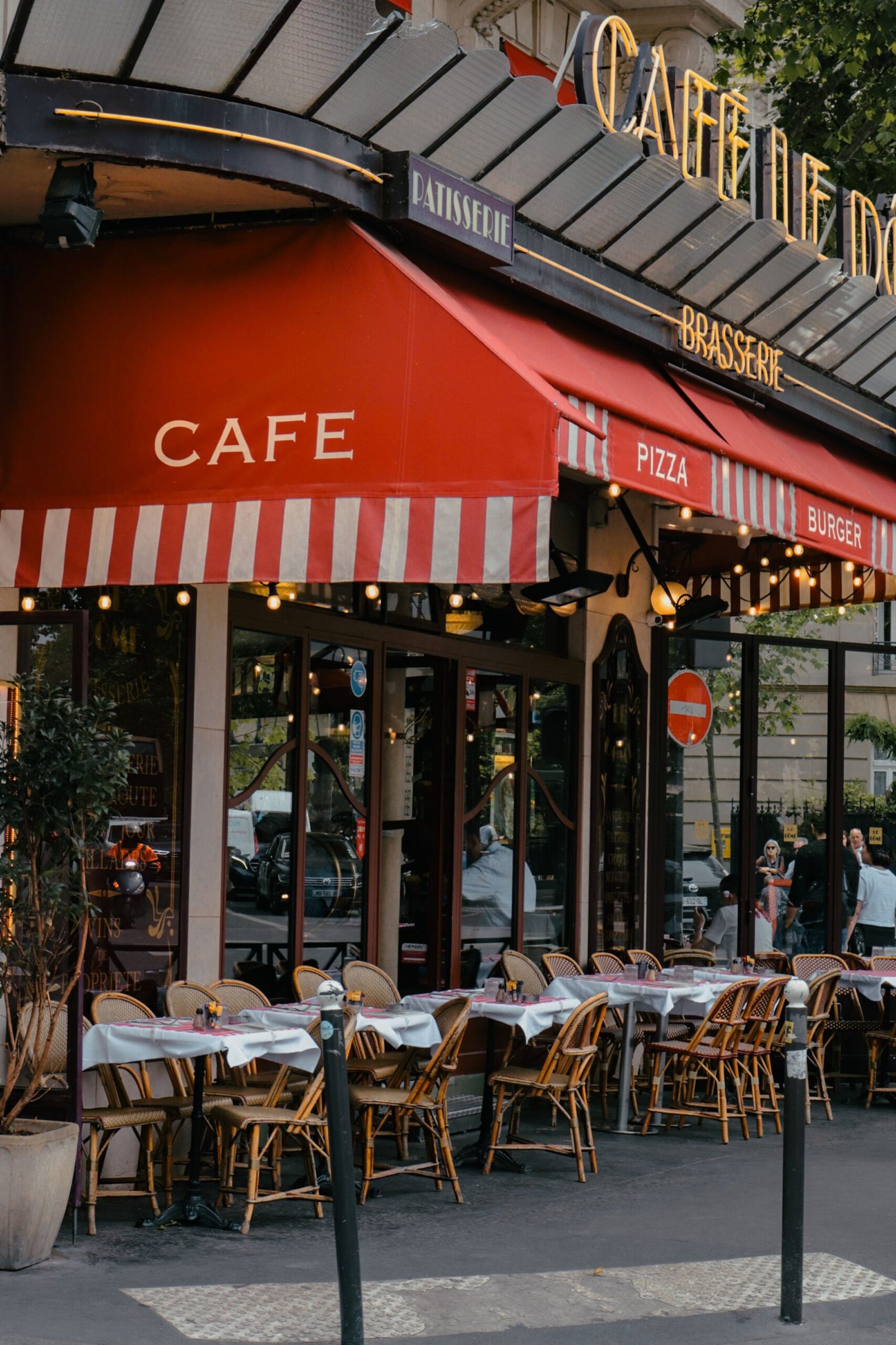 Top 10 des restaurants à Saint-Chély-d'Apcher (48200) Photo d'illustration - brasserie