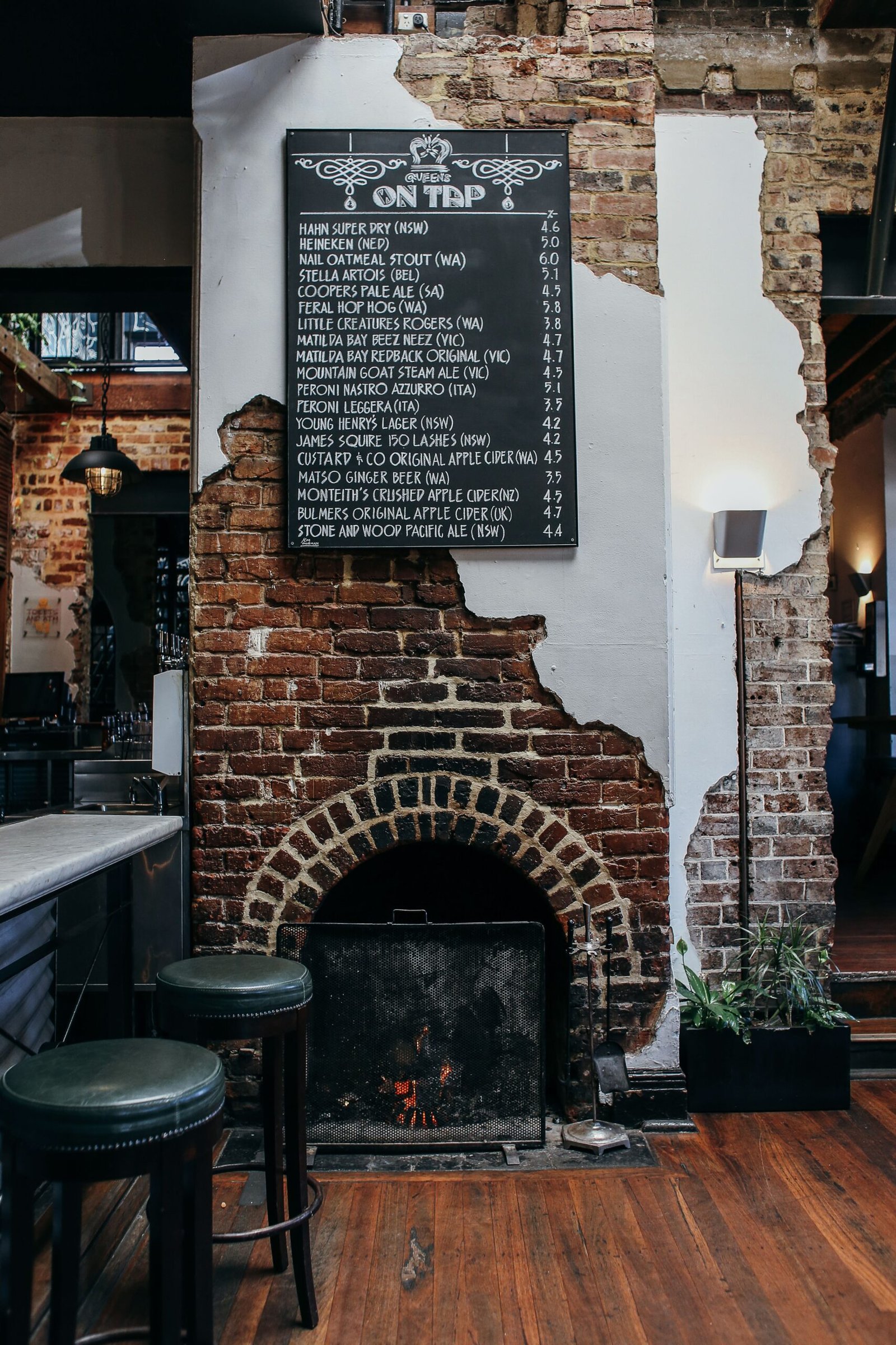 Top 10 des restaurants à Saint-Chély-d'Apcher (48200) Photo d'illustration - taverne