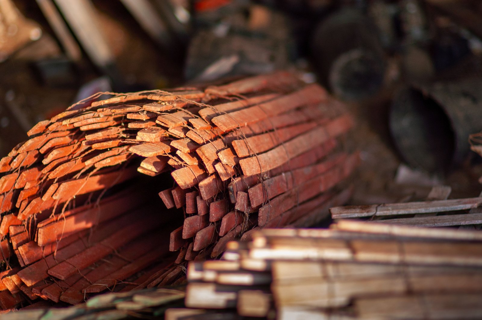 Magasins de bricolage à Saint-Chély-d'Apcher (48200) : Weldom, Briconautes et matériaux Matériaux de construction bois - Photo d'illustration