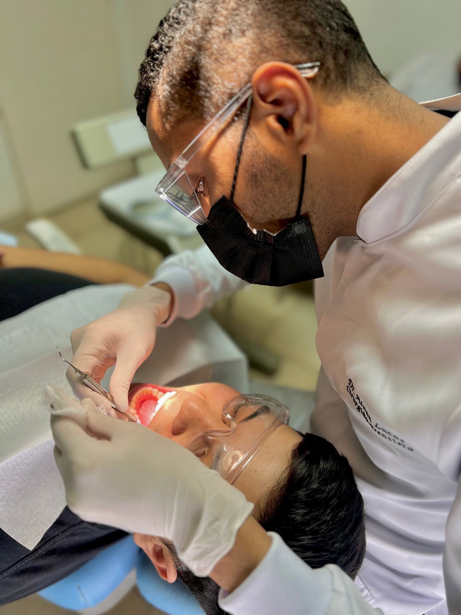 Dentistes à Saint-Chély-d'Apcher : cabinets dentaires et soins Photo d'illustration - contrôle et soins dentaires